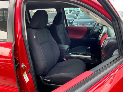 Used 2017 Toyota Tacoma SR5 image 8