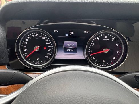 Used 2019 Mercedes-Benz E 300 4MATIC image 38