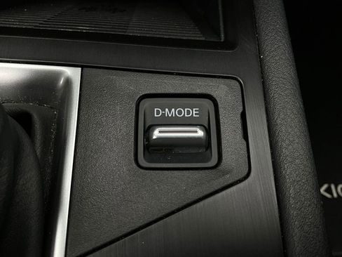 Used 2025 Nissan Kicks SV image 21