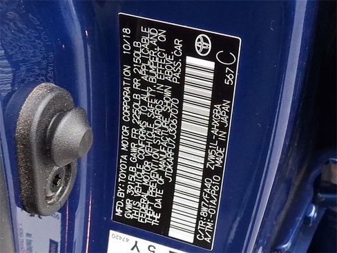 Certified 2018 Toyota Prius Three image 27