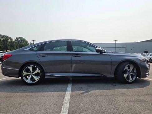 Used 2018 Honda Accord Touring image 31