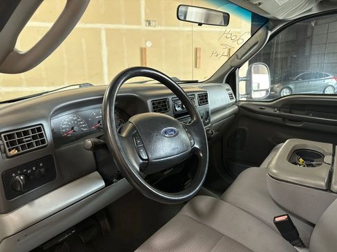 Used 2004 Ford F250 XLT image 8