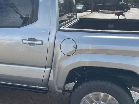 Used 2025 Toyota Tacoma Limited image 7