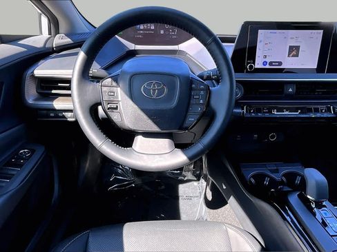 Used 2024 Toyota Prius XLE FWD image 6