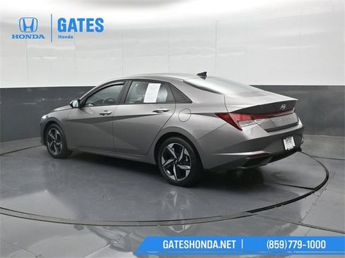 Used 2023 Hyundai Elantra SEL w/ Convenience Package image 8