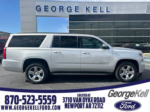 Used 2015 Chevrolet Suburban LT image 1
