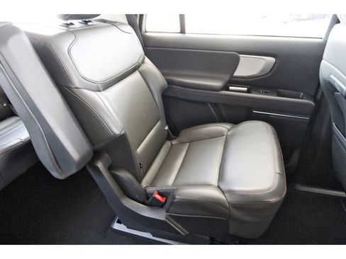 Used 2025 Ford Expedition Active AWD/4WD image 10
