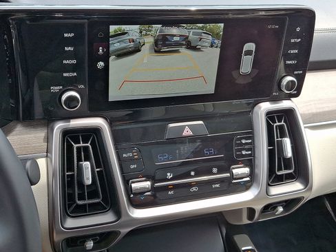 Certified 2023 Kia Sorento S w/ Panoramic Sunroof Package AWD/4WD image 19