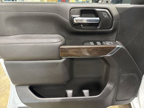 Used 2022 GMC Sierra 3500 SLE w/ SLE Convenience Package image 16