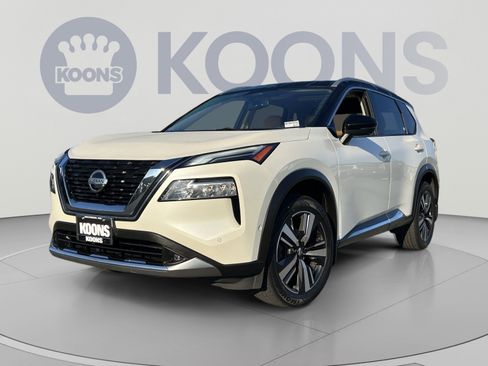 Used 2021 Nissan Rogue Platinum FWD image 1