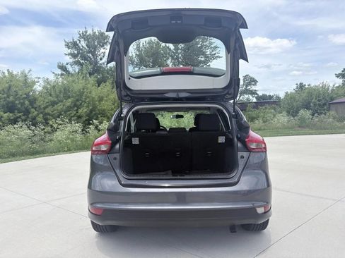 Used 2015 Ford Focus SE FWD image 8