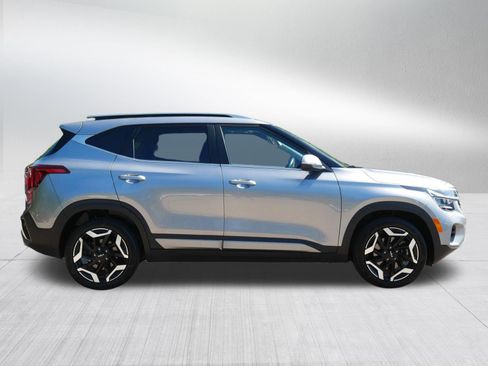 Certified 2024 Kia Seltos SX w/ SX Sunroof Package AWD/4WD image 8