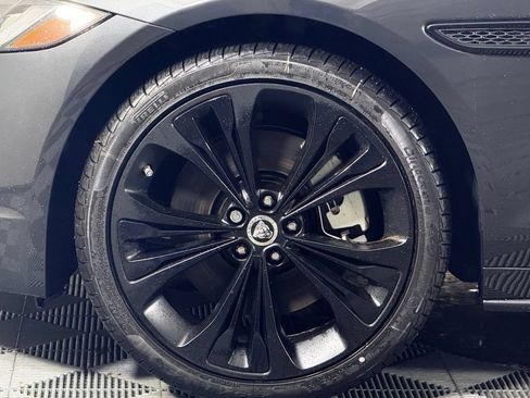 Used 2024 Jaguar XF R-Dynamic SE AWD/4WD image 9