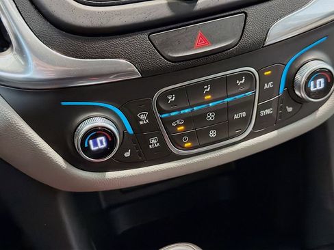 Used 2019 Chevrolet Equinox LT FWD image 17