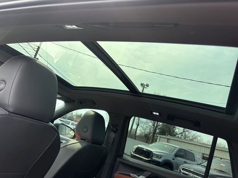 Used 2025 Volkswagen Tiguan SEL R-Line image 34