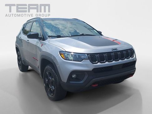 Certified 2024 Jeep Compass Trailhawk AWD/4WD image 1
