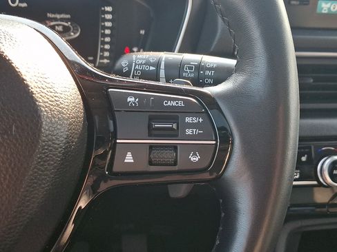 Used 2025 Honda Pilot Elite image 25