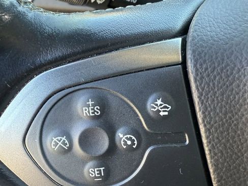 Used 2019 Chevrolet Suburban LT image 14