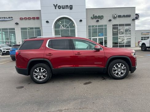 Used 2022 GMC Acadia SLT w/ Technology Package image 2
