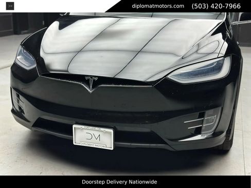 Used 2018 Tesla Model X 75D image 14