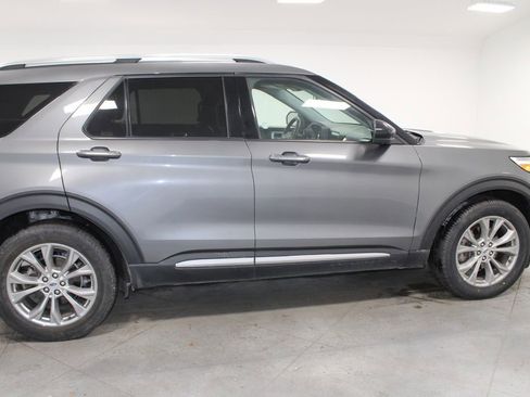 Used 2023 Ford Explorer Limited image 11