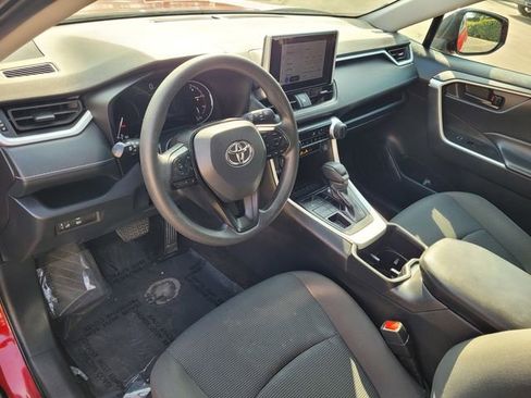 Used 2024 Toyota RAV4 LE image 7