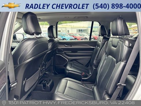 Used 2022 Jeep Grand Cherokee L Limited AWD/4WD image 12
