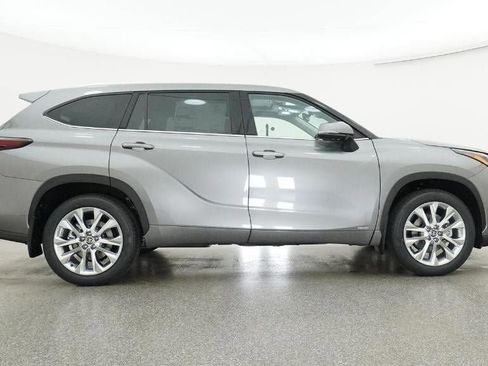 New 2026 Toyota Highlander Limited AWD/4WD image 11