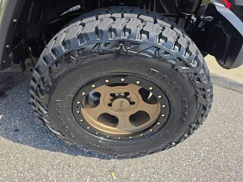 New 2025 Jeep Wrangler Unlimited Rubicon w/ Safety Group AWD/4WD image 9