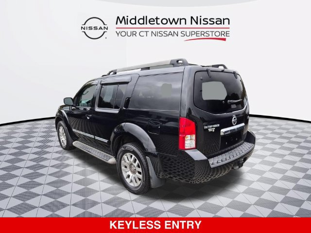Used 2011 Nissan Pathfinder LE AWD/4WD image 5