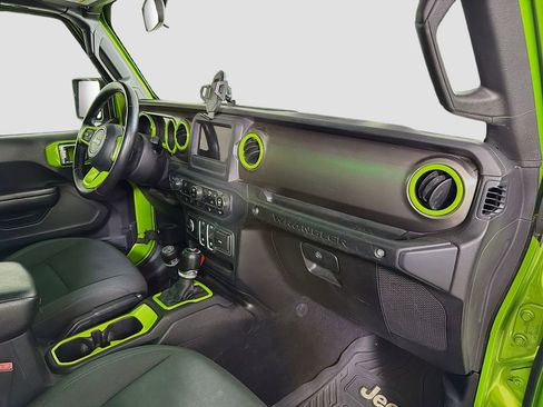 Used 2018 Jeep Wrangler Sport S image 28