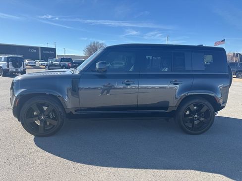 Used 2025 Land Rover Defender 110 V8 image 2