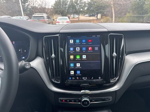 Used 2023 Volvo XC60 B5 Core image 23