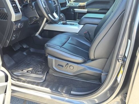 Used 2019 Ford F150 Lariat AWD/4WD image 12