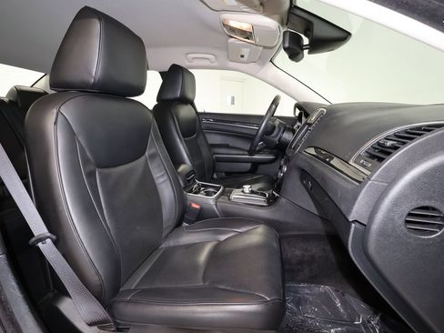 Used 2018 Chrysler 300 Limited w/ Safetytec Plus Group AWD/4WD image 17