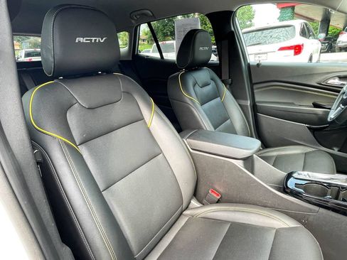 Used 2025 Chevrolet Trax ACTIV FWD image 10