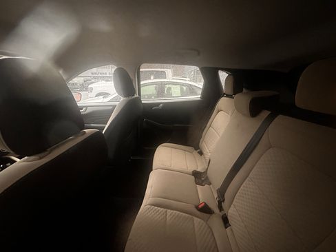 Used 2021 Ford Escape SE image 10