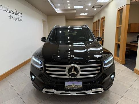 Used 2025 Mercedes-Benz GLB 250 image 2