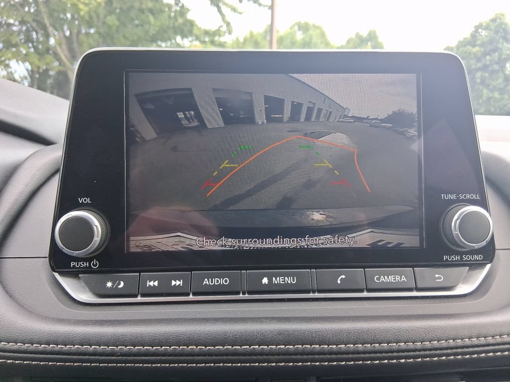 Used 2025 Nissan Rogue SV FWD image 18