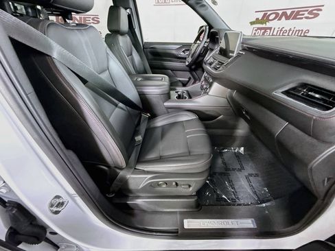 Used 2023 Chevrolet Tahoe RST w/ Luxury Package AWD/4WD image 32