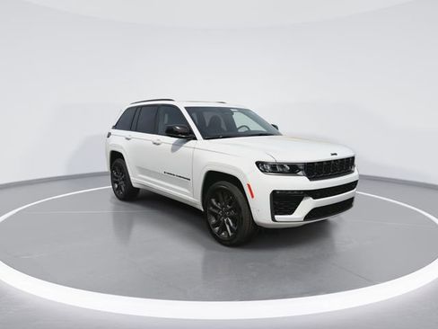 New 2026 Jeep Grand Cherokee Limited AWD/4WD image 2