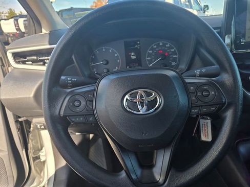 Used 2025 Toyota Corolla LE image 26