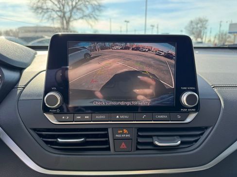 Used 2022 Nissan Altima 2.5 SV w/ SV Premium Package image 28