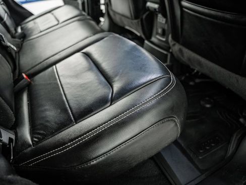 Used 2020 Jeep Wrangler Unlimited Sahara image 35