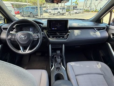 Used 2024 Toyota Corolla Cross AWD Hybrid w/ Moonroof Package image 13
