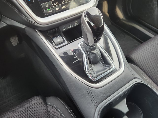 Used 2025 Subaru Outback Premium AWD/4WD image 18