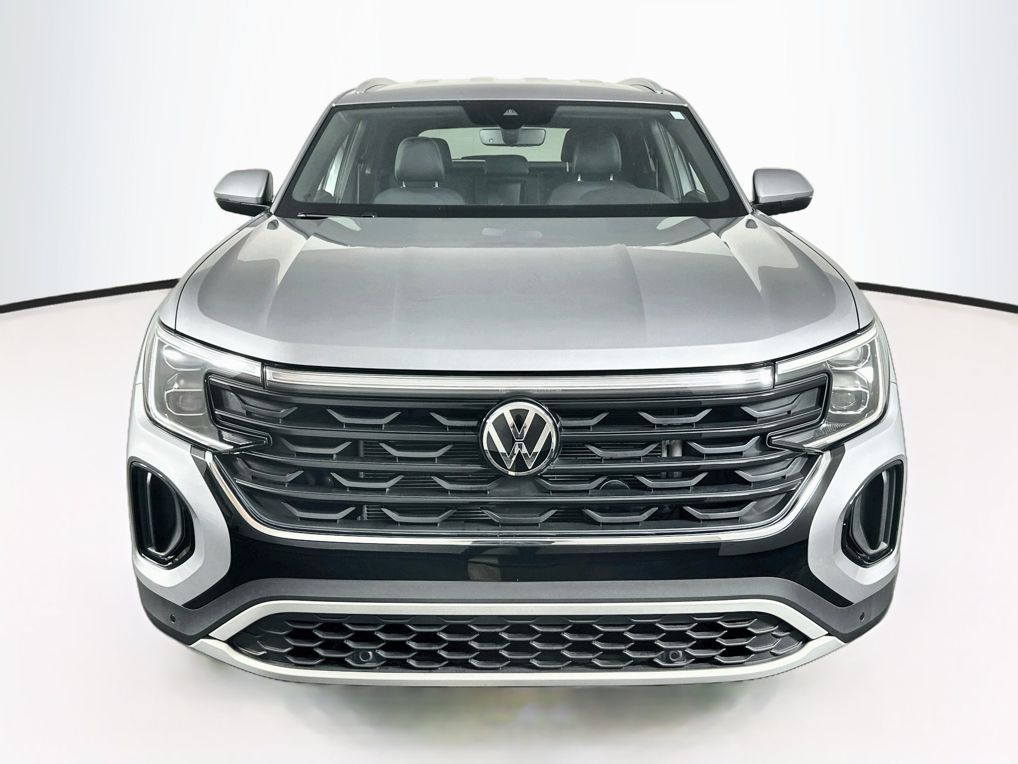 Used 2026 Volkswagen Atlas Cross Sport SE FWD image 2