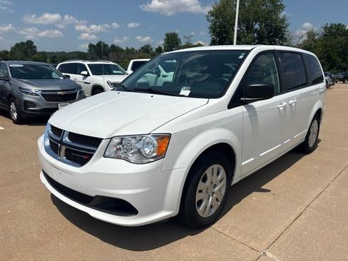 Used 2018 Dodge Grand Caravan SE FWD image 7
