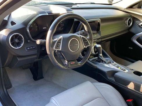 Used 2016 Chevrolet Camaro SS RWD image 8