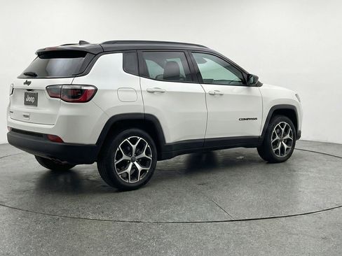 Used 2025 Jeep Compass Limited image 9